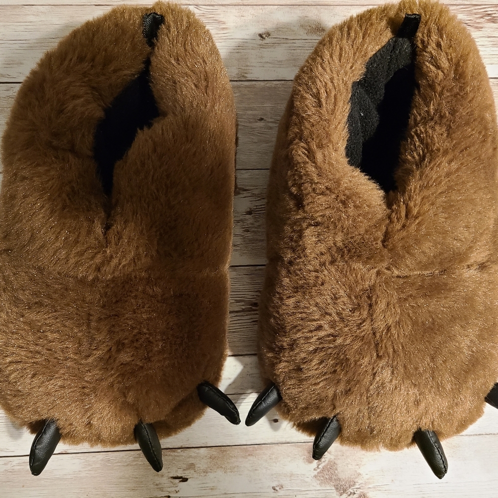 Bear claw slippers